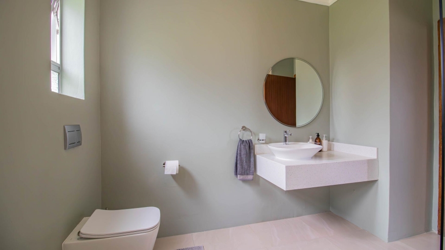 5 Bedroom Property for Sale in Beacon Bay Eastern Cape